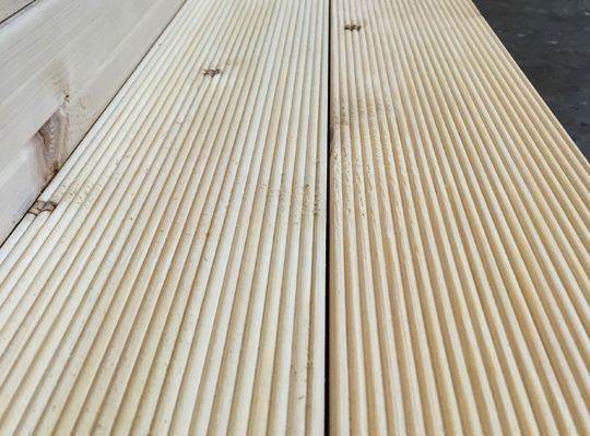 DECK ΛΑΡΤΖΙΝΟ, ΠΕΥΚΗΣ